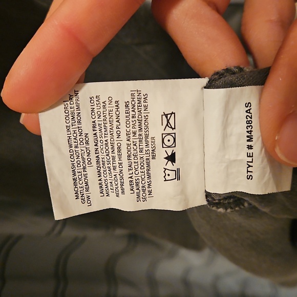 RVCA Graphic T-Shirt with Tiger Design - Picture 6 of 6